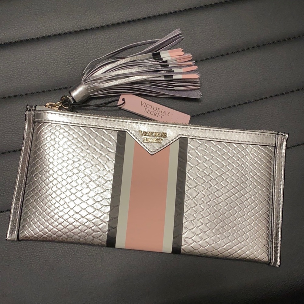 NWT Victoria’s Secret Silver Faux Snakeskin Clutch